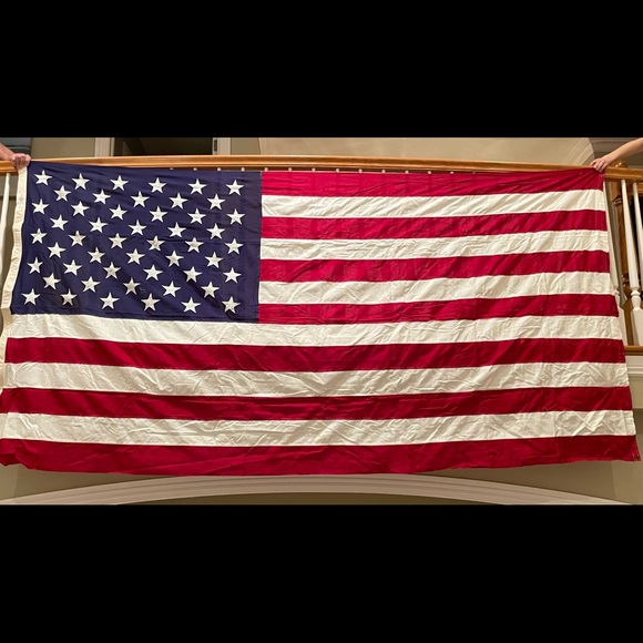 Valley Forge Flag Company, Inc. 9.5 feet wide USA Flag American - Picture 1 of 12